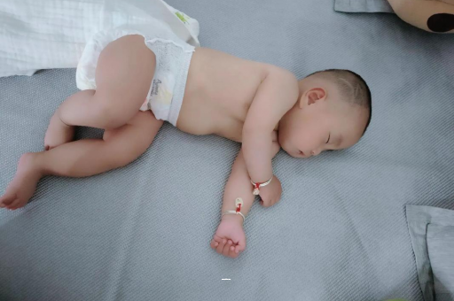庄河宝宝脚心出汗怎么回事
